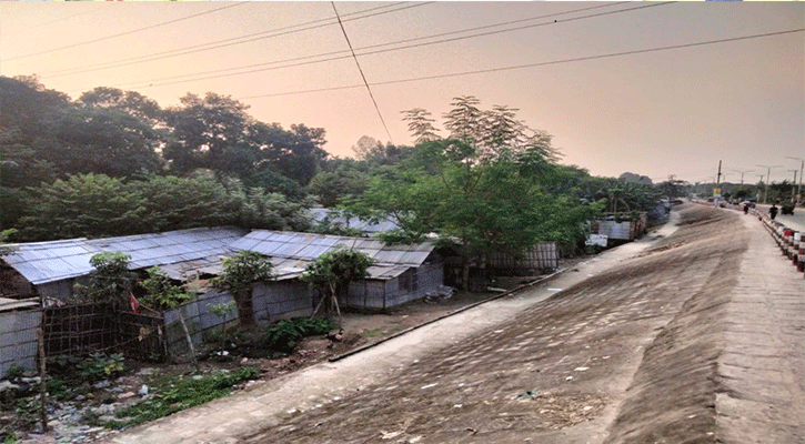 সড়কের জমিতে অবৈধ স্থাপনা, দপ্তরের চিঠিতেও ব্যবস্থা নিচ্ছে না সওজ