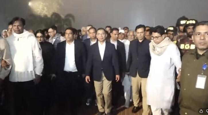 জাতীয় স্মৃতিসৌধে তারেক রহমানের শ্রদ্ধা নিবেদন