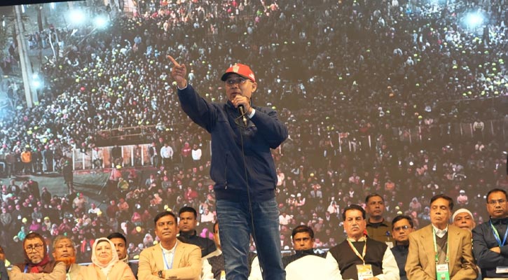 ৭ জেলায় সমাবেশ শেষে ভোরে ঢাকায় ফিরলেন তারেক রহমান