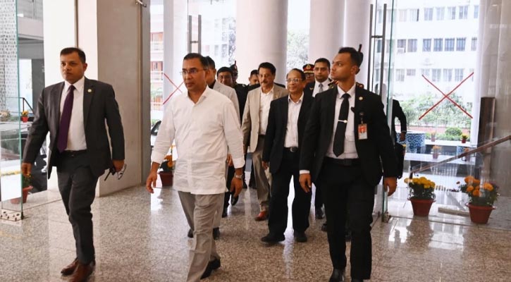 সকালে ফ্যামিলি কার্ড বিকেলে নদী-খাল-জলাধার খনন নিয়ে বৈঠক করবেন প্রধানমন্ত্রী