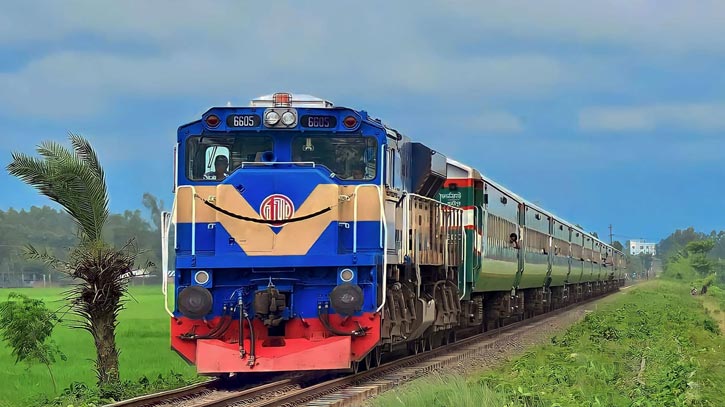 ঈদযাত্রার দ্বিতীয় দিনের অগ্রিম টিকিট পাওয়া যাচ্ছে আজ