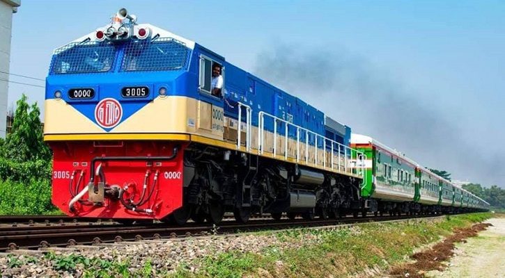 সারা দেশে বন্ধ হতে পারে ট্রেন চলাচল