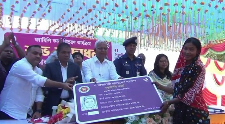 ২২ দিনের মধ্যে ফ্যামিলি কার্ড সুবিধাভোগীদের হাতে:  সমাজকল্যান মন্ত্রী