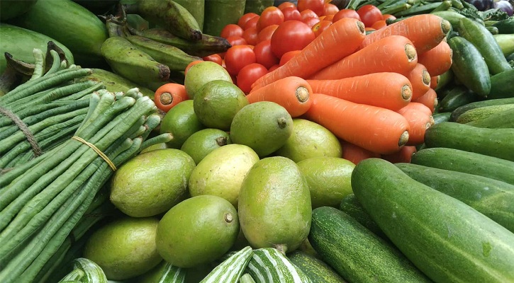 নিত্যপণ্যের বাজারে অস্থিরতা: সবজিসহ মাছ-মুরগির দাম চড়া