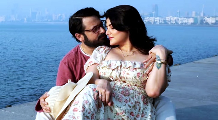 শ্রাবন্তীর পিঠে প্রেমের কবিতা লিখলেন শিবপ্রসাদ