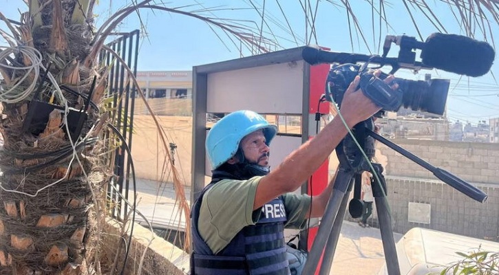 গাজায় লাইভ সম্প্রচারের সময় ইসরায়েলি হামলায় রয়টার্স সাংবাদিক নিহত