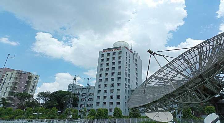 সারা দেশে দুপুর ১টার মধ্যে ঝোড়ো হাওয়াসহ বজ্রবৃষ্টির আভাস