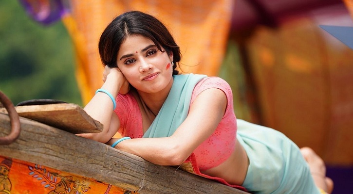 ৩ সন্তানের মা হতে চান জাহ্নবী