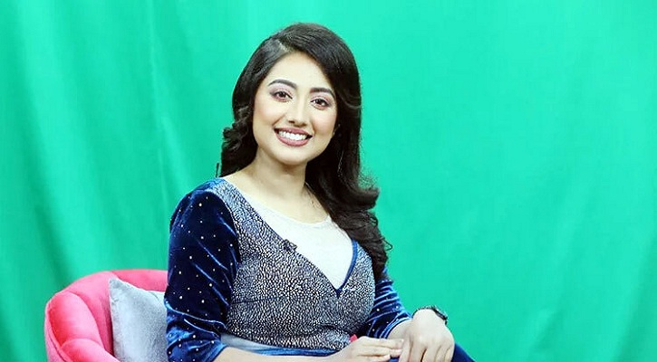 টকশোতে অশ্লীলতার অভিযোগে উপস্থাপিকা তমা রশিদকে লিগ্যাল নোটিশ