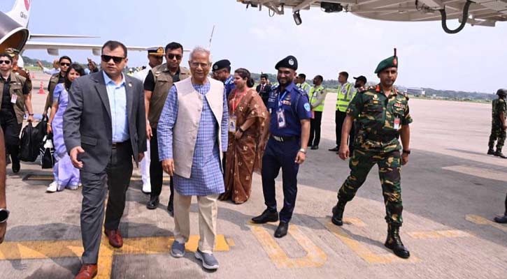 চট্টগ্রাম পৌঁছেছেন প্রধান উপদেষ্টা